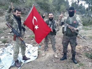 قائد لواء سليمان شاه خليل أبو نجم بعلم تركي ، 2 يوليو ، 2019