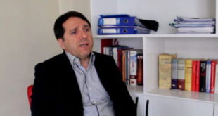 الاعتراف بالإبادة الجماعية للأرمن في بولندا من قبل المؤرخ التركي جاندان باتيم.